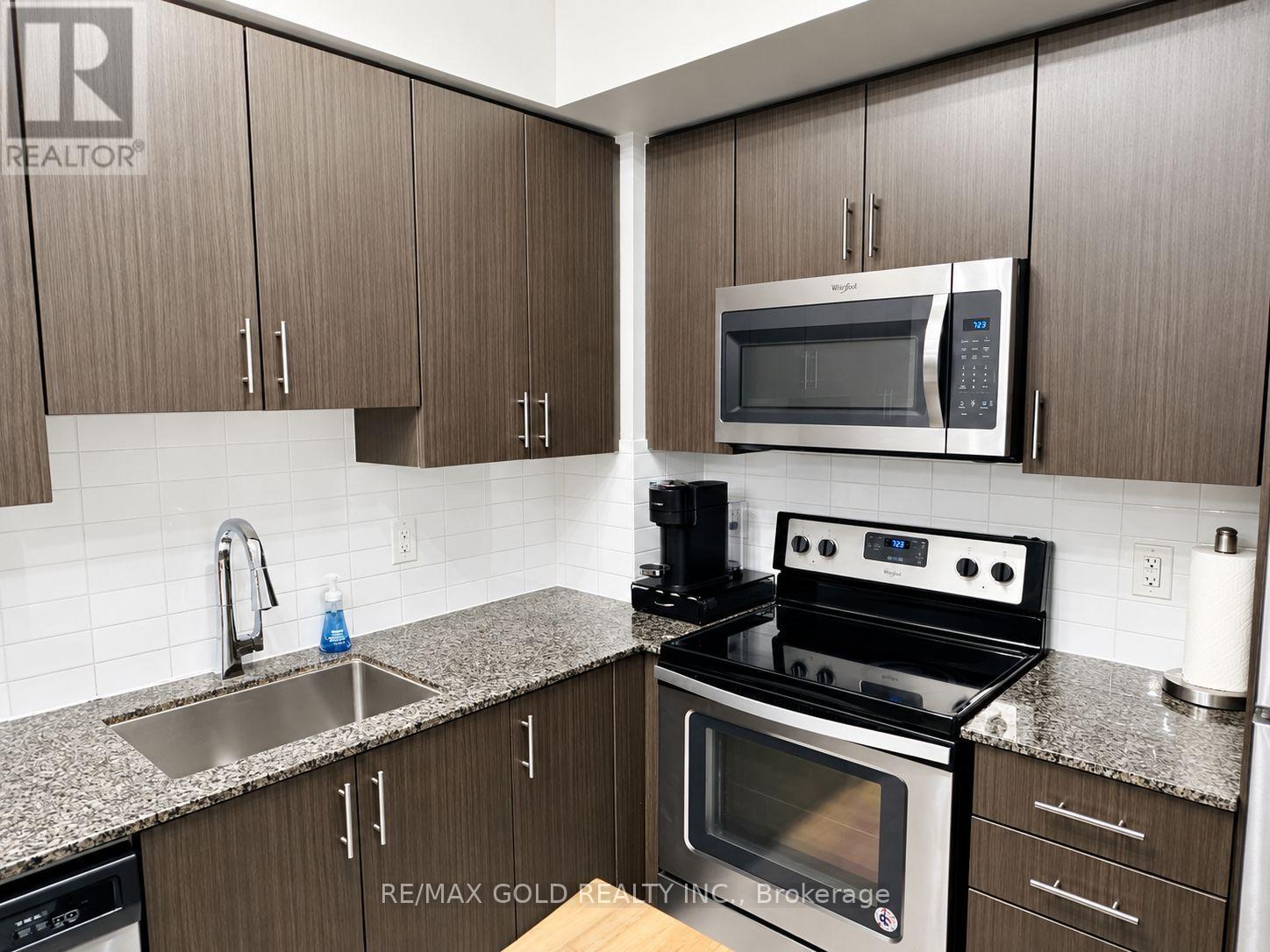 910 - 3700 Highway 7 Property Photo 16