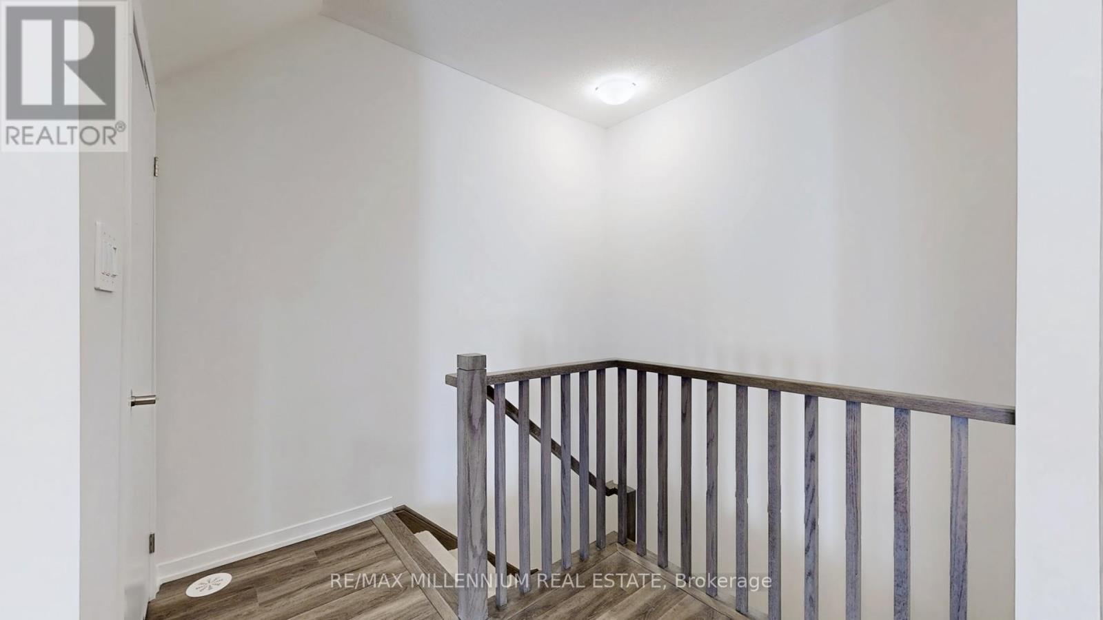 64 - 31 Honeycrisp Crescent Property Photo 19