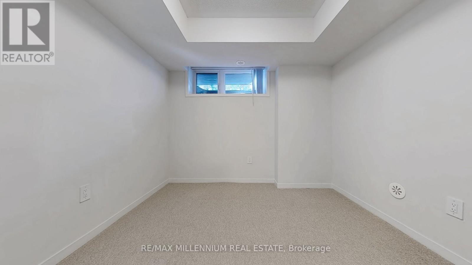 64 - 31 Honeycrisp Crescent Property Photo 21