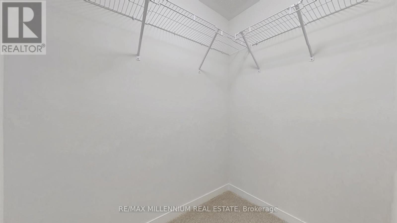 64 - 31 Honeycrisp Crescent Property Photo 23