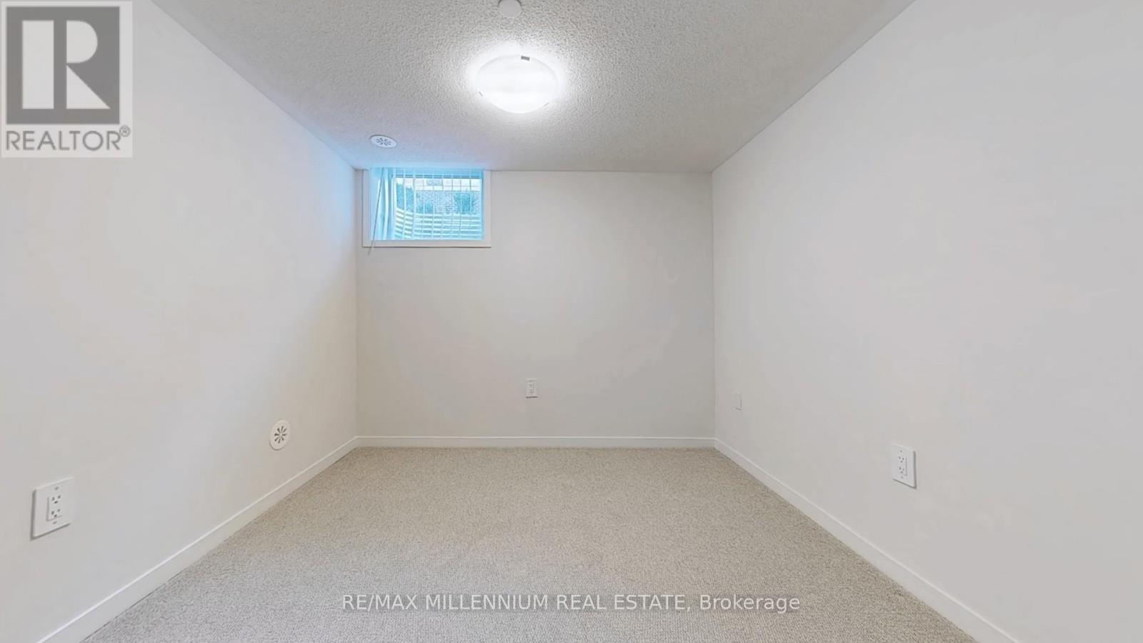 64 - 31 Honeycrisp Crescent Property Photo 27