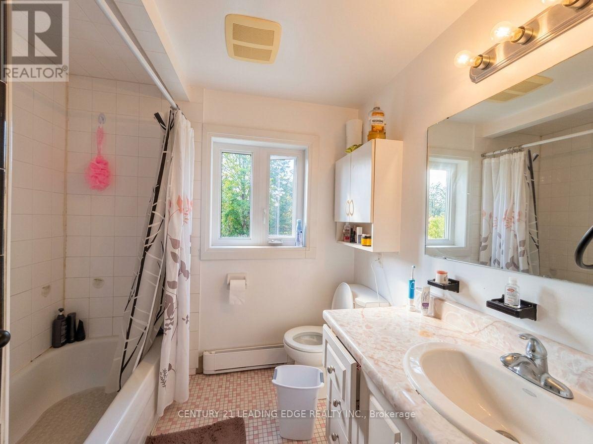 2 - 134 Lucas Street Property Photo 7