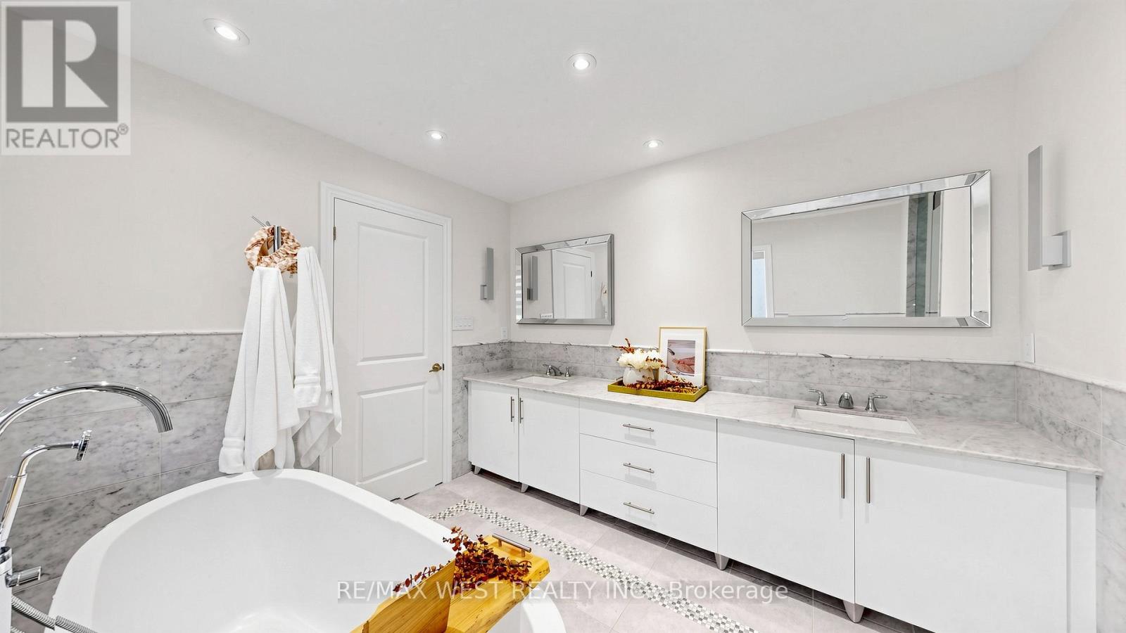 57 Alex Campbell Crescent Property Photo 17