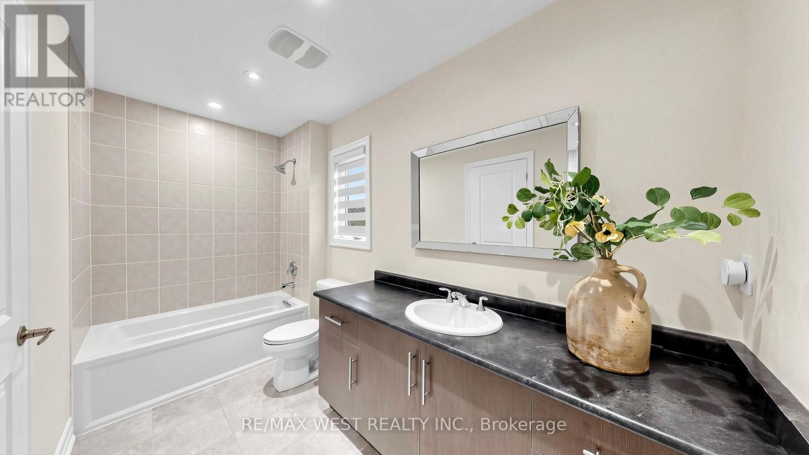57 Alex Campbell Crescent Property Photo 20