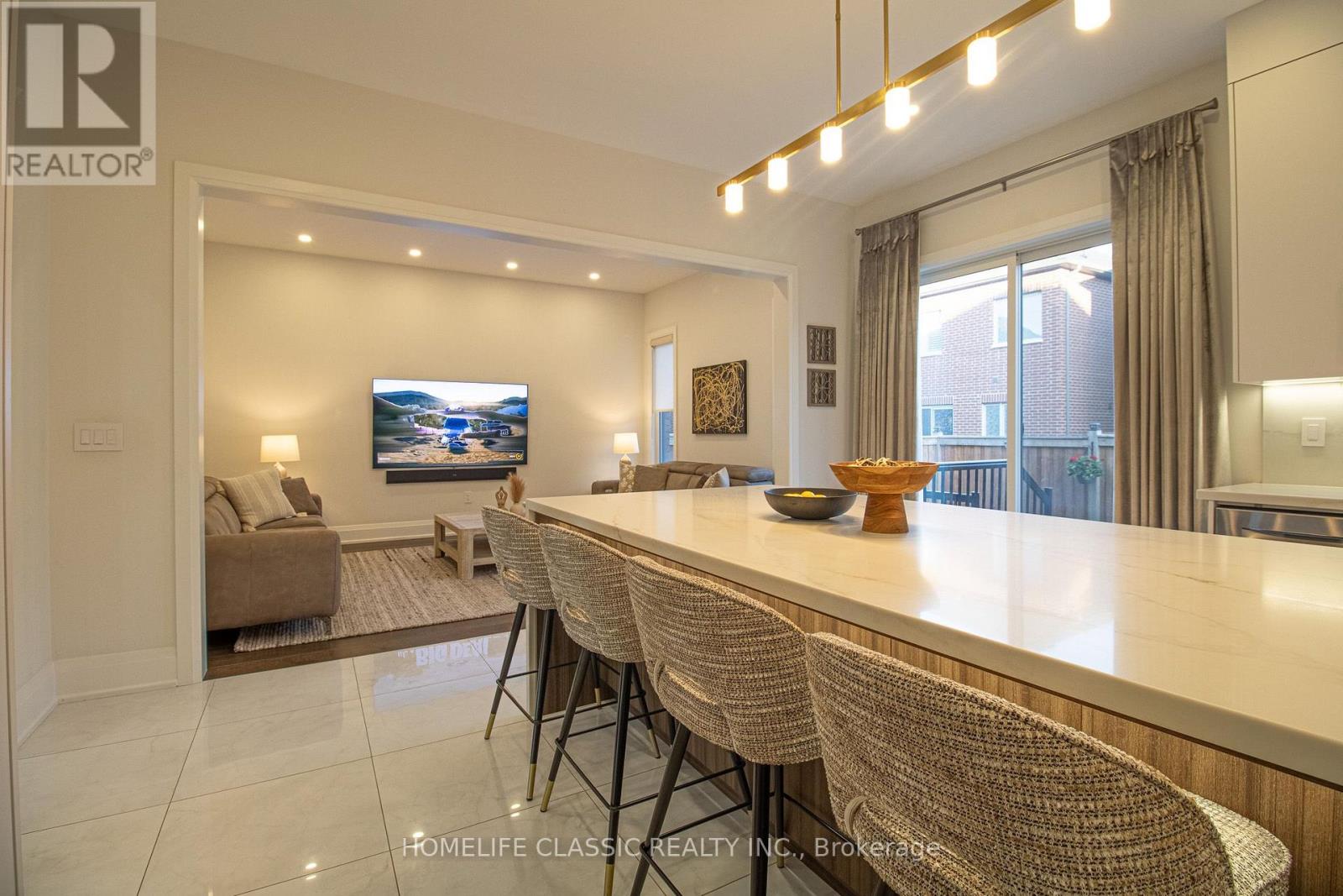 43 Longworth Avenue Property Photo 8
