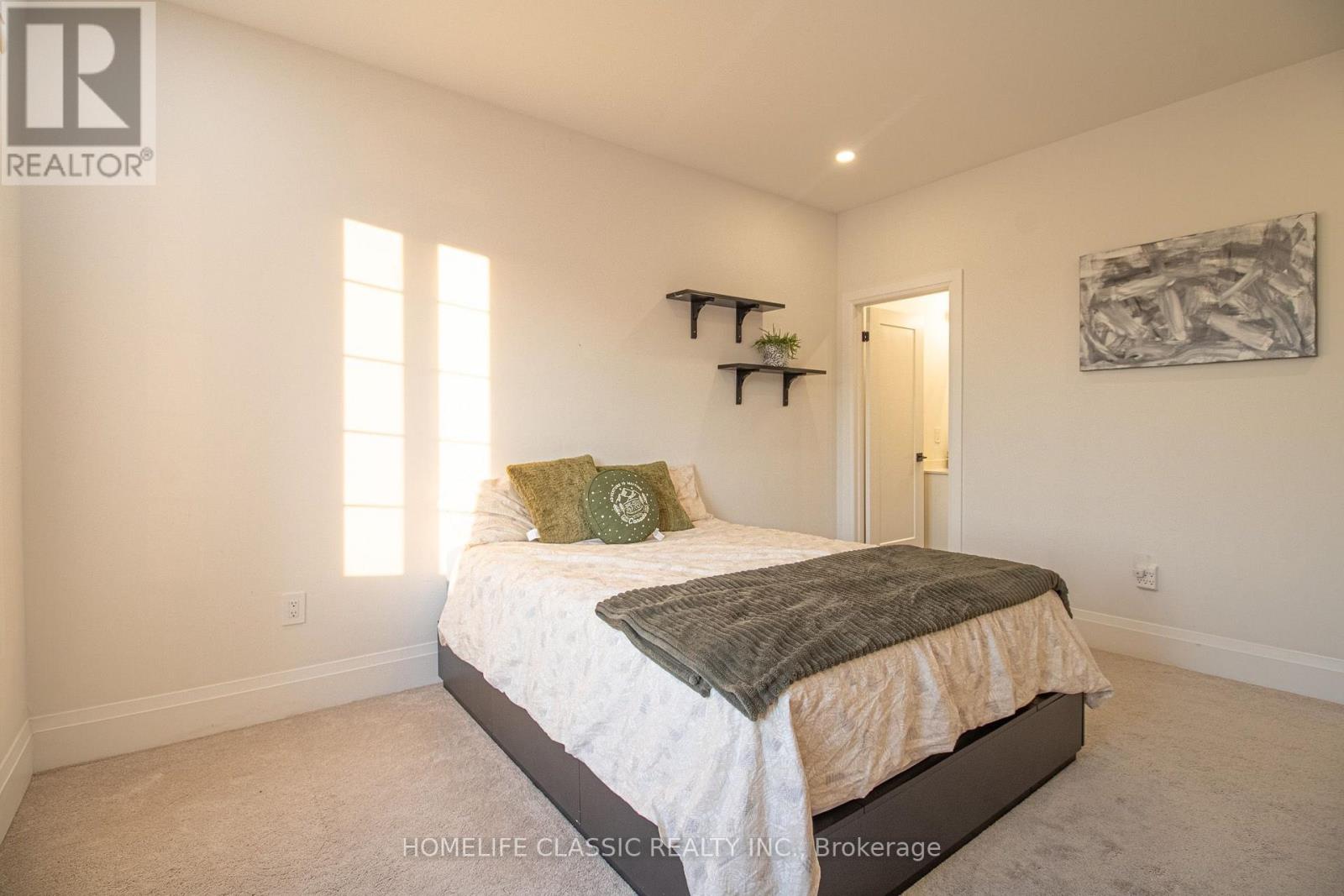 43 Longworth Avenue Property Photo 12