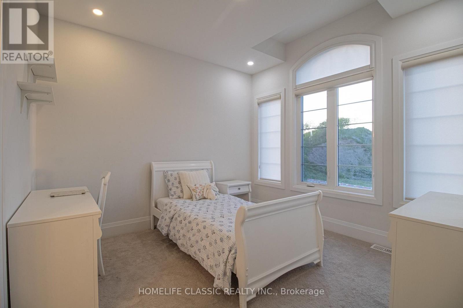 43 Longworth Avenue Property Photo 14