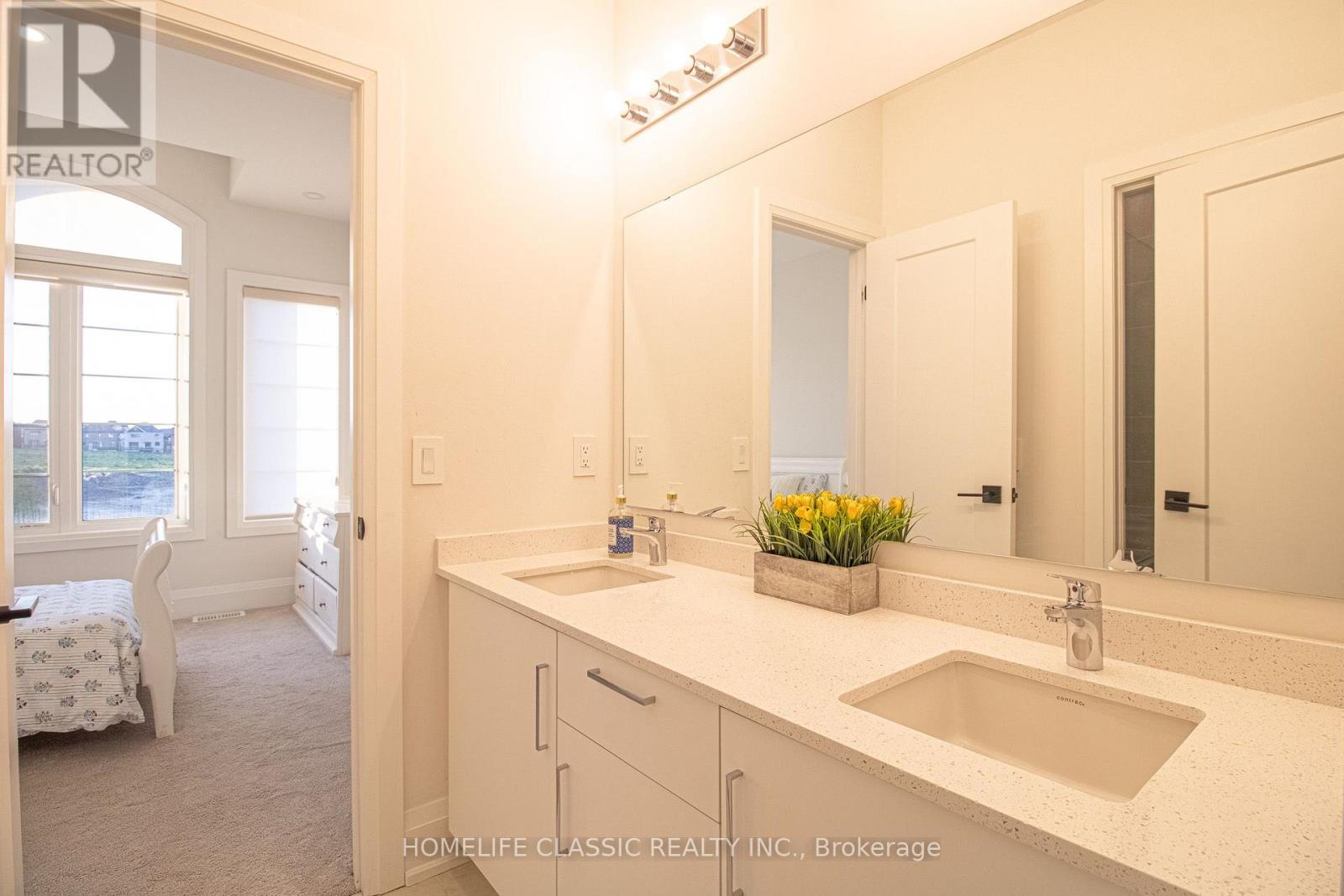 43 Longworth Avenue Property Photo 25