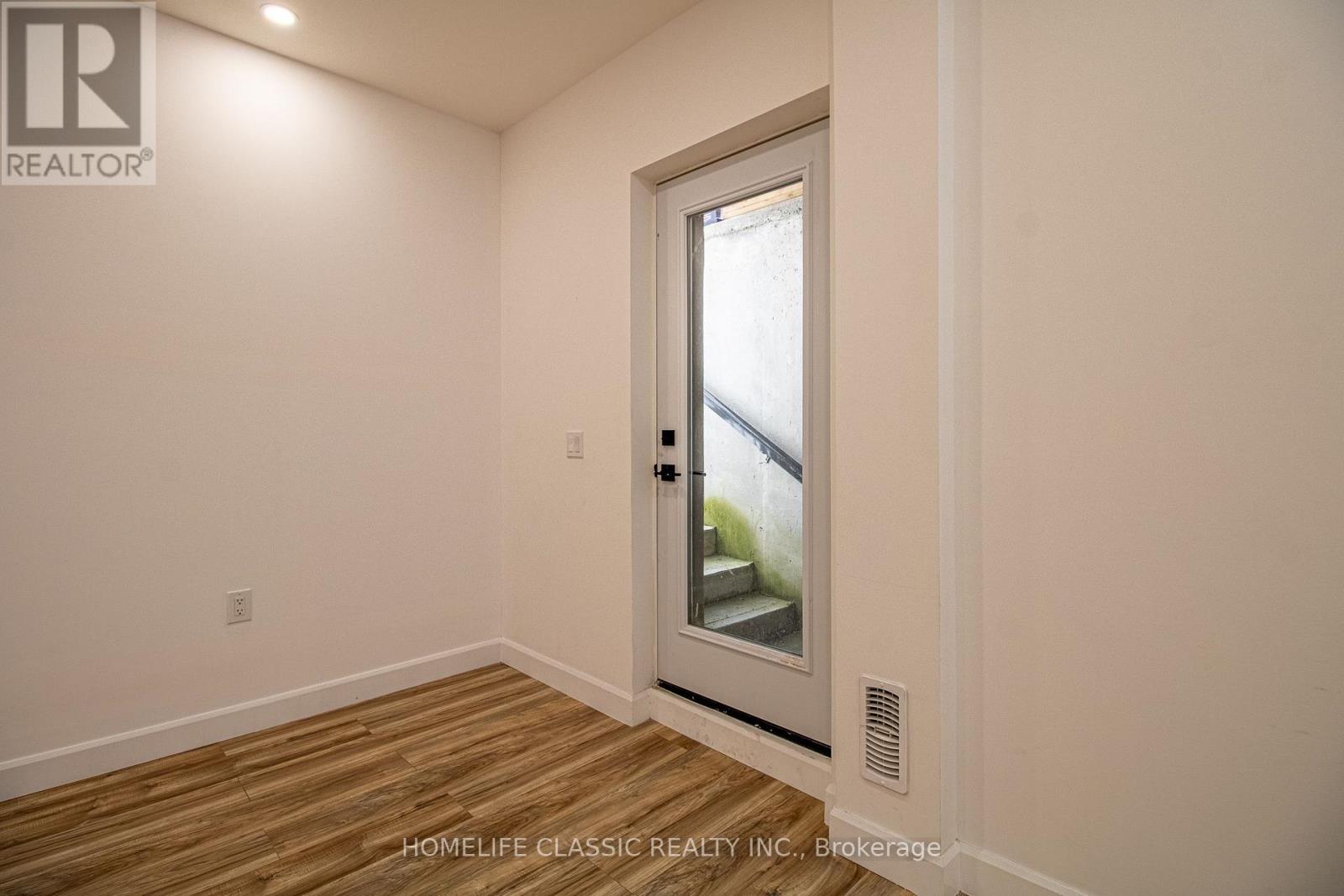 43 Longworth Avenue Property Photo 37