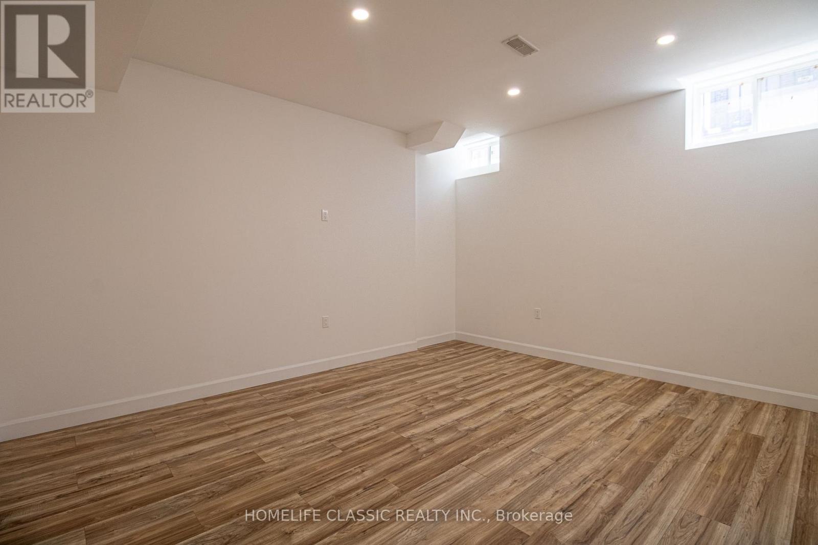 43 Longworth Avenue Property Photo 39