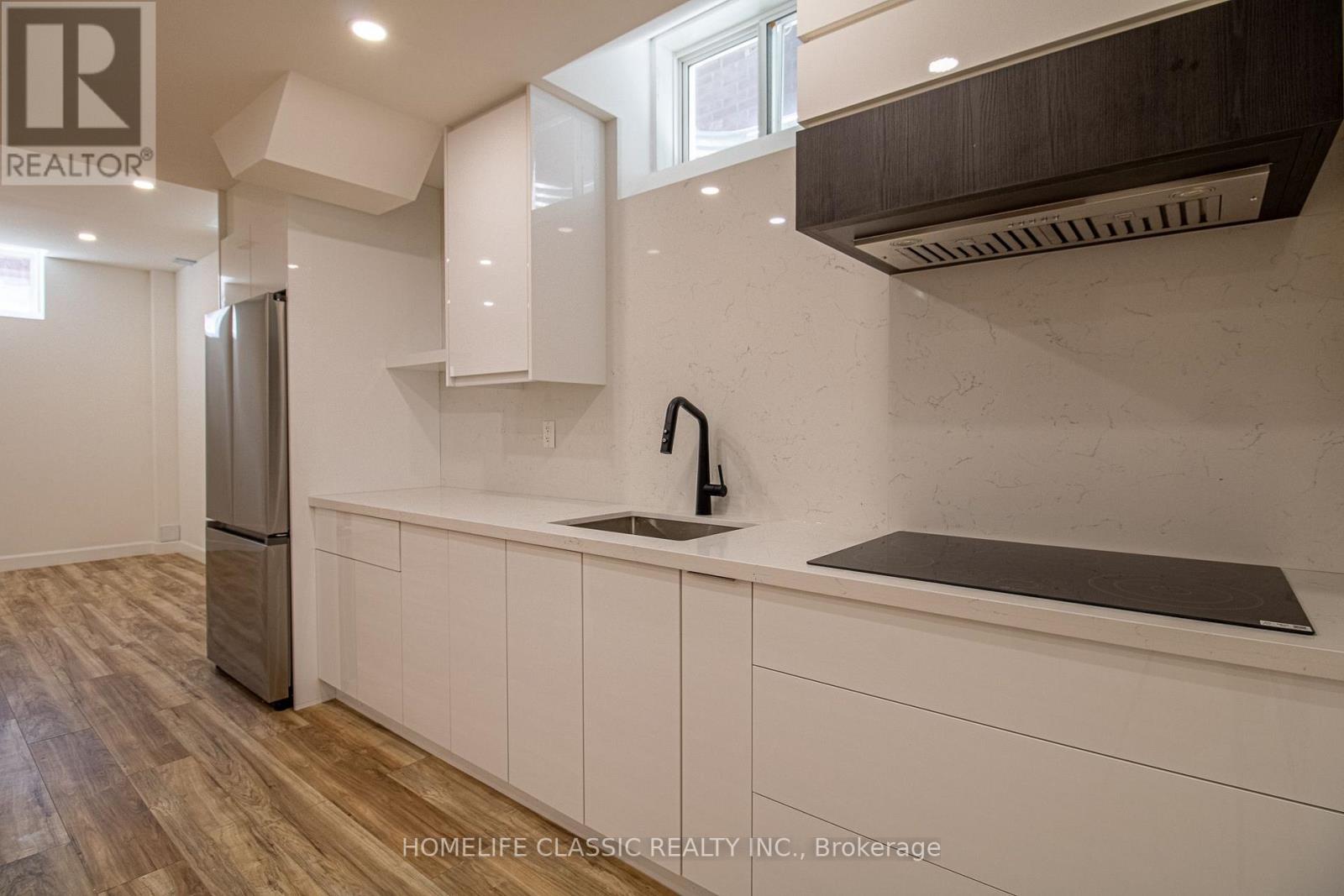 43 Longworth Avenue Property Photo 40