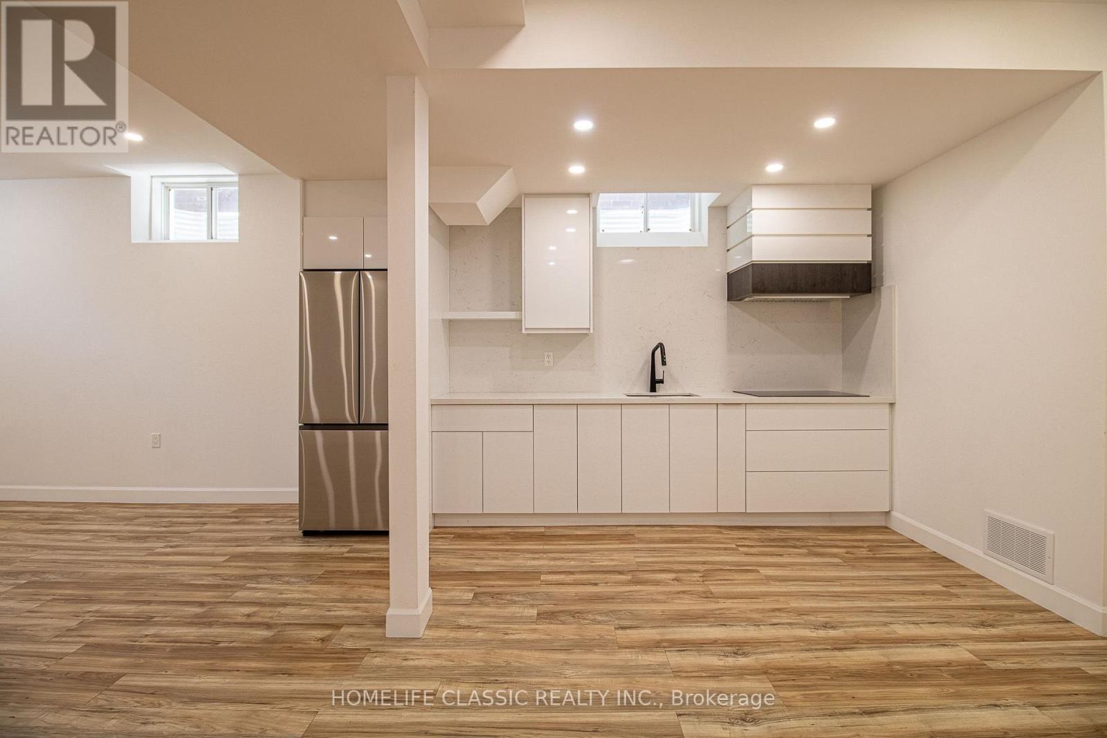 43 Longworth Avenue Property Photo 42