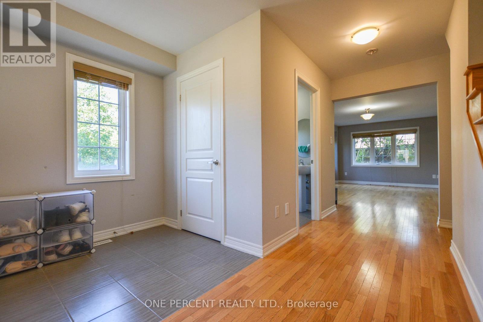85 Benjamin Hood Crescent Property Photo 4
