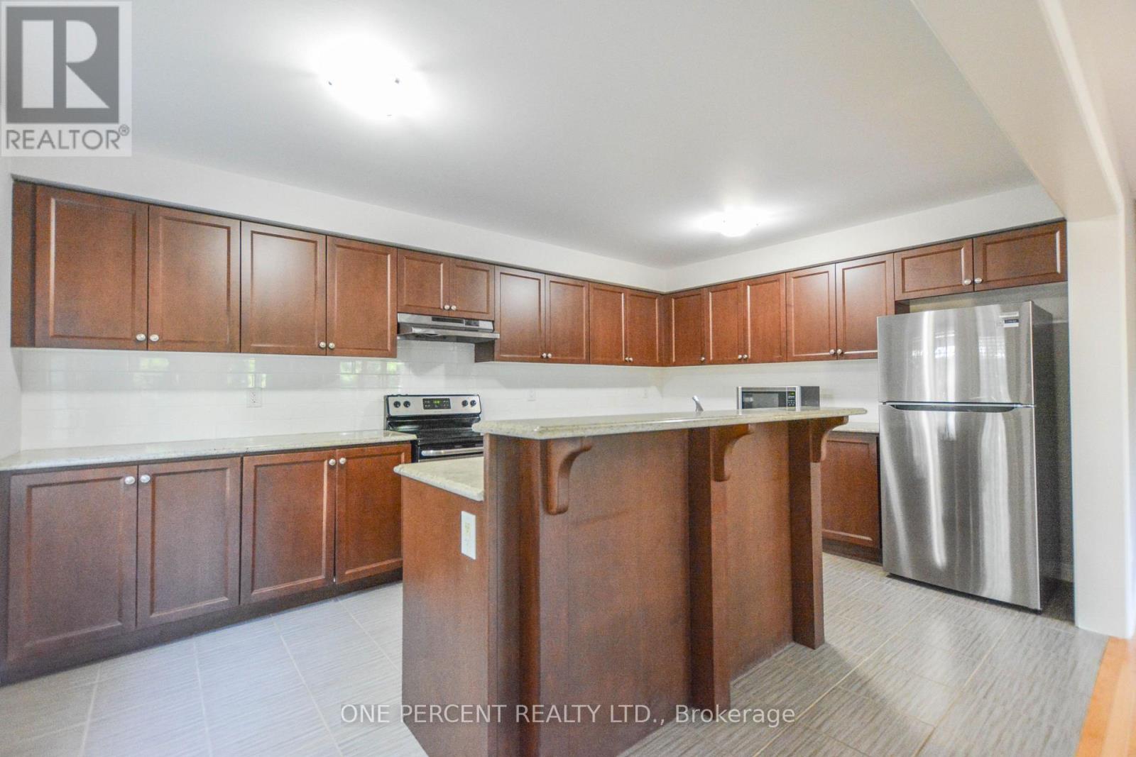 85 Benjamin Hood Crescent Property Photo 10