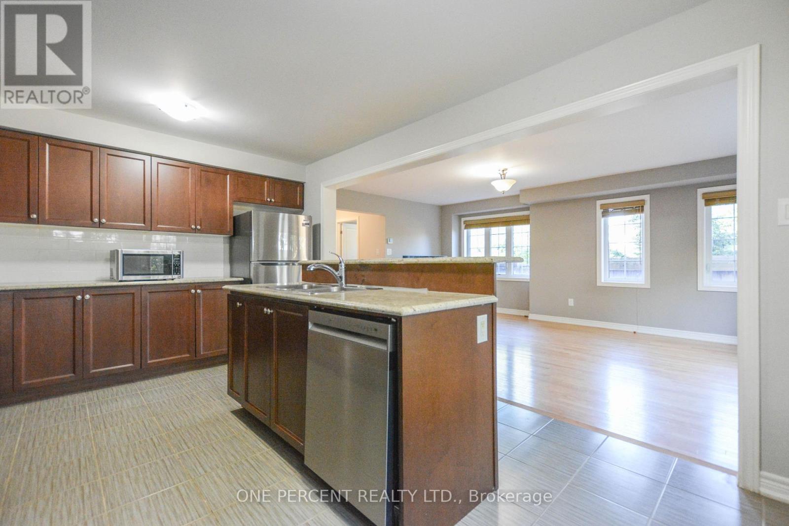 85 Benjamin Hood Crescent Property Photo 11