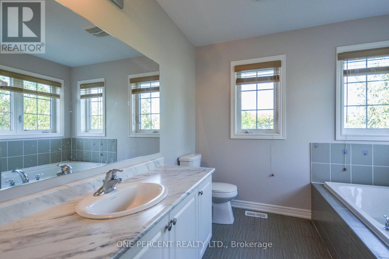 85 Benjamin Hood Crescent Property Photo 20