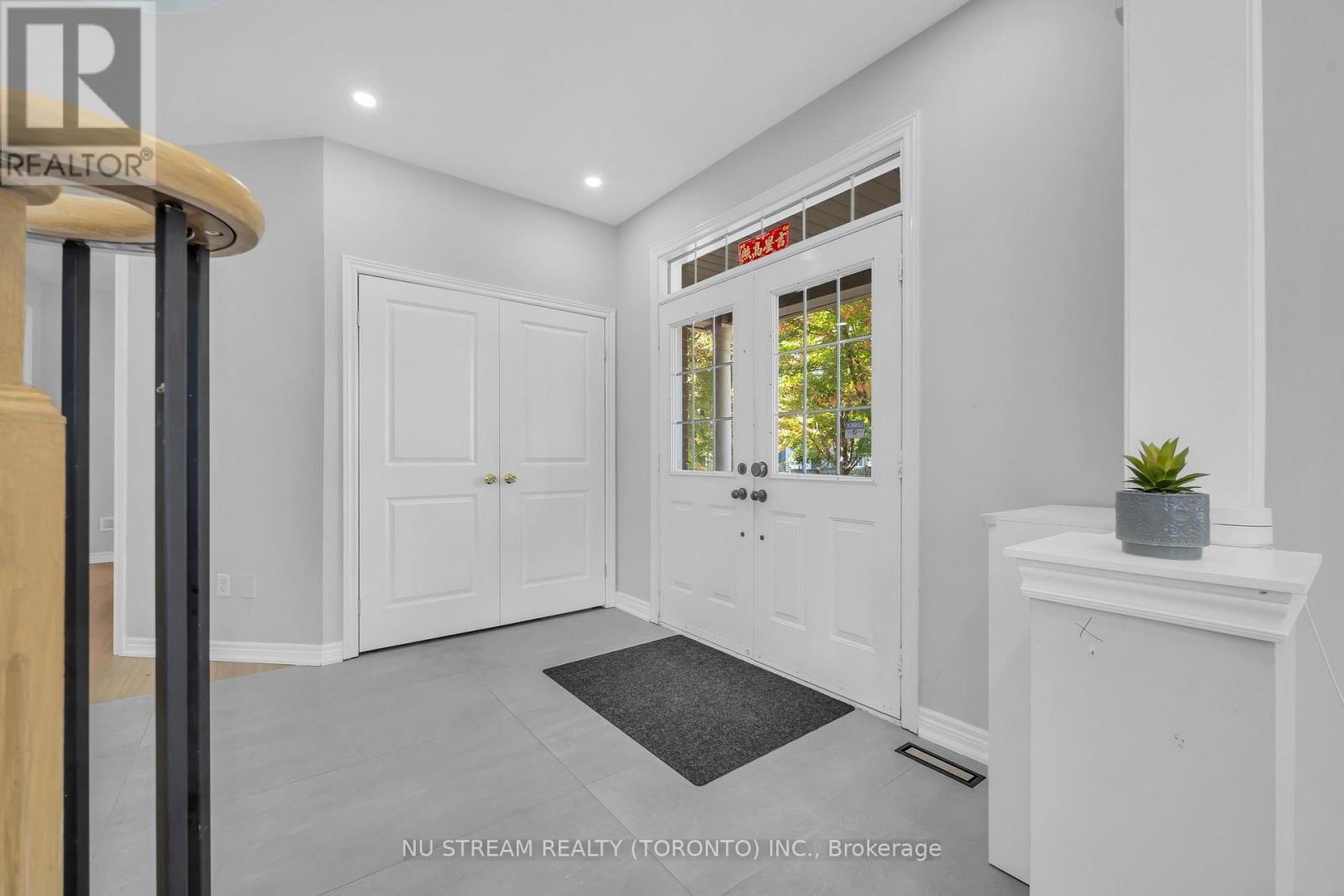 30 Pinecrest Street Property Photo 5