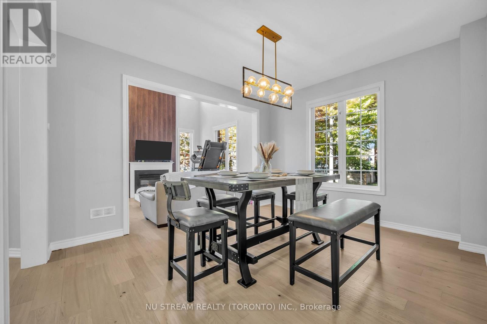 30 Pinecrest Street Property Photo 7