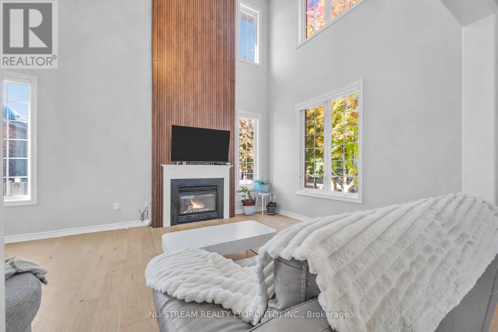 30 Pinecrest Street Property Photo 9