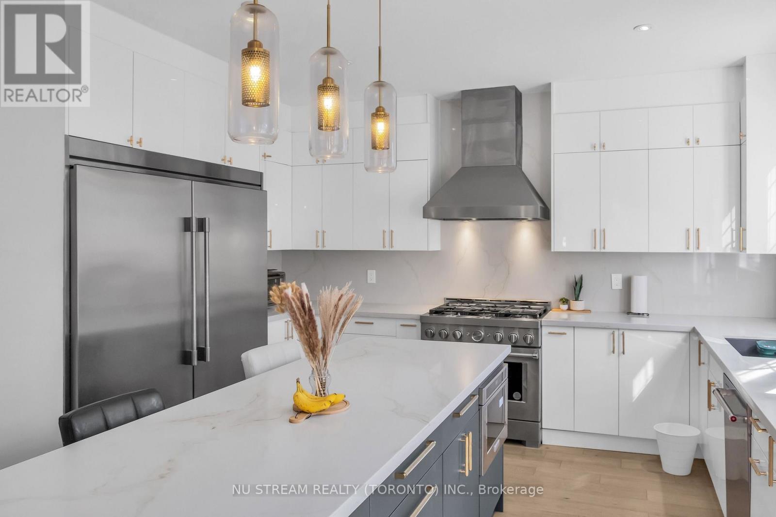 30 Pinecrest Street Property Photo 14