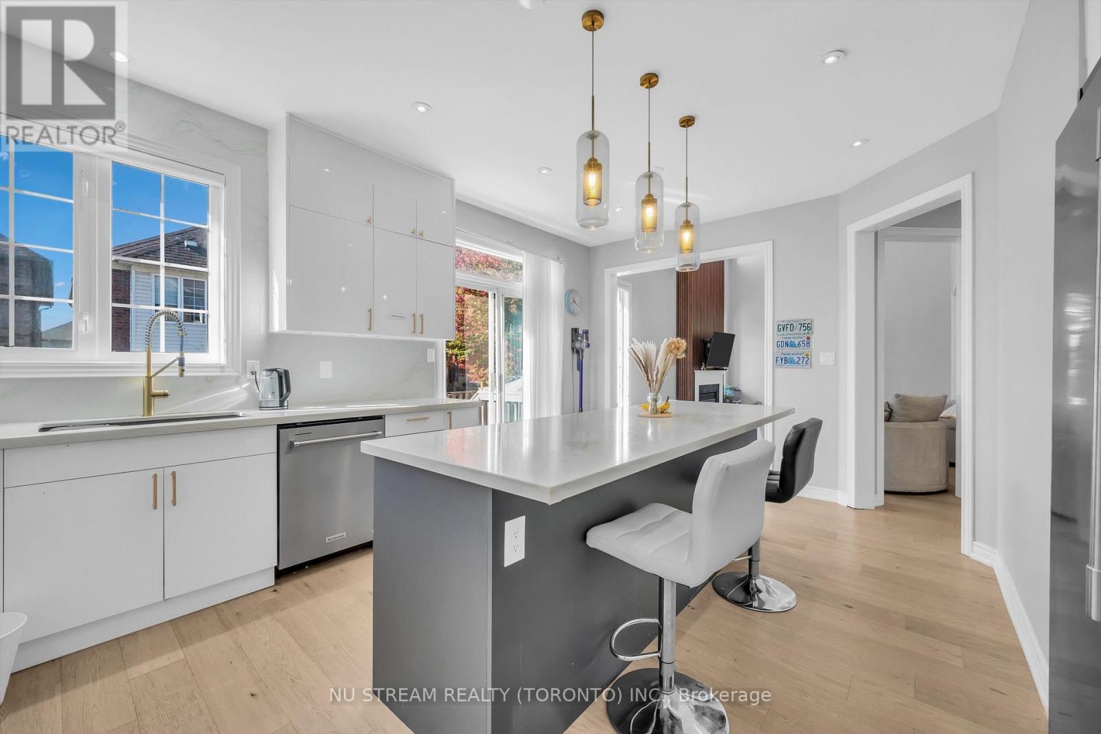 30 Pinecrest Street Property Photo 19