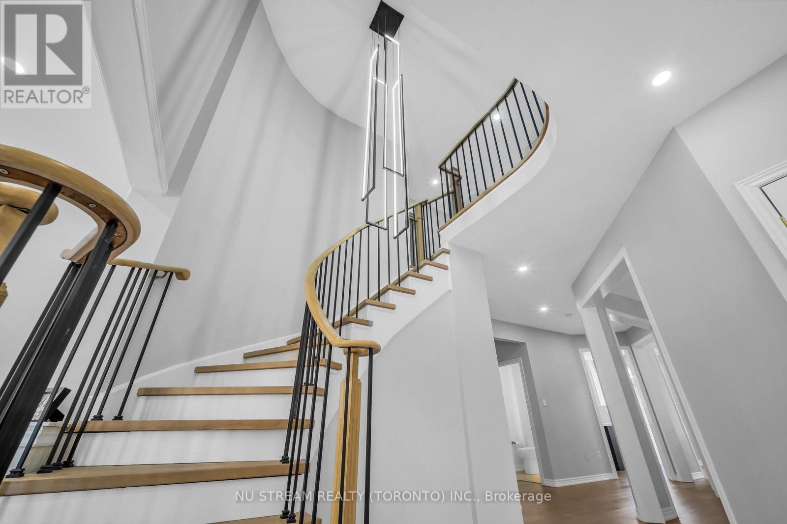 30 Pinecrest Street Property Photo 21