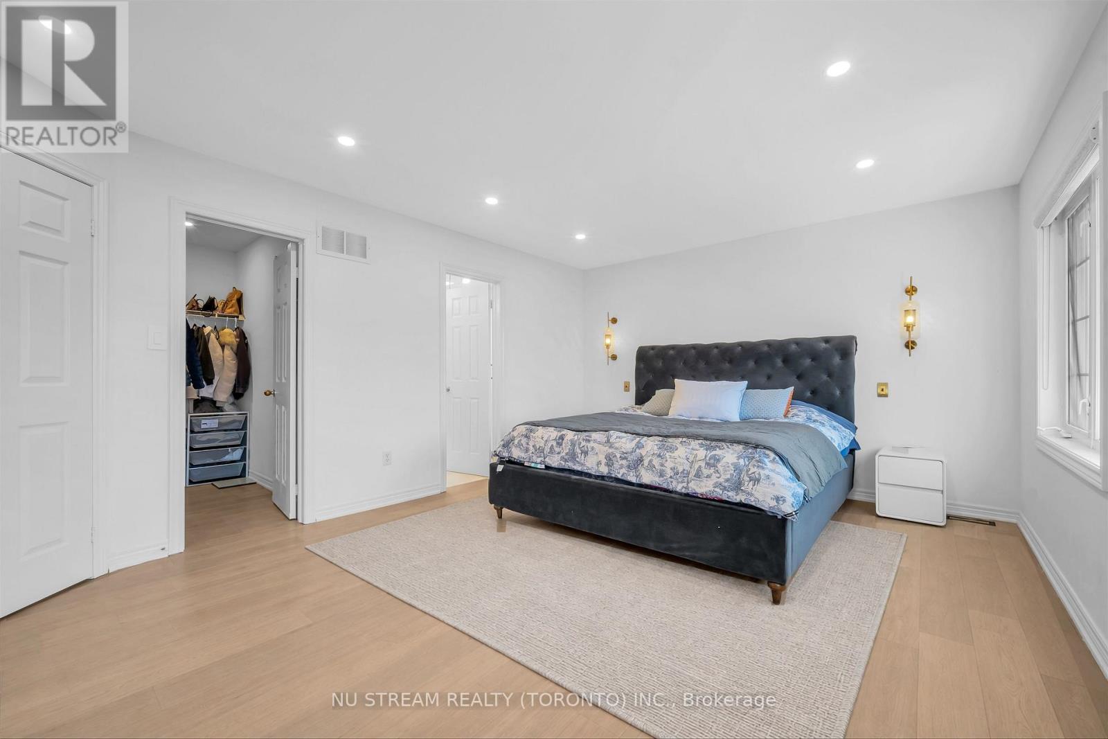30 Pinecrest Street Property Photo 25