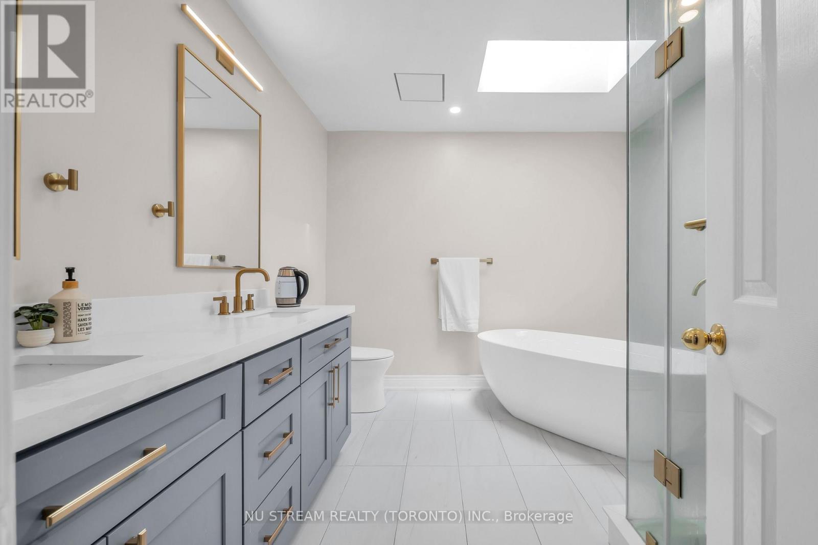 30 Pinecrest Street Property Photo 27