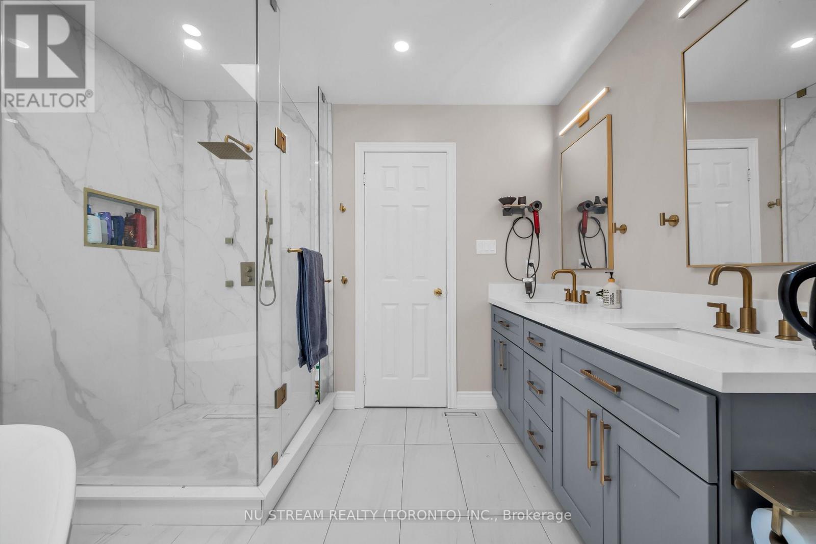 30 Pinecrest Street Property Photo 28