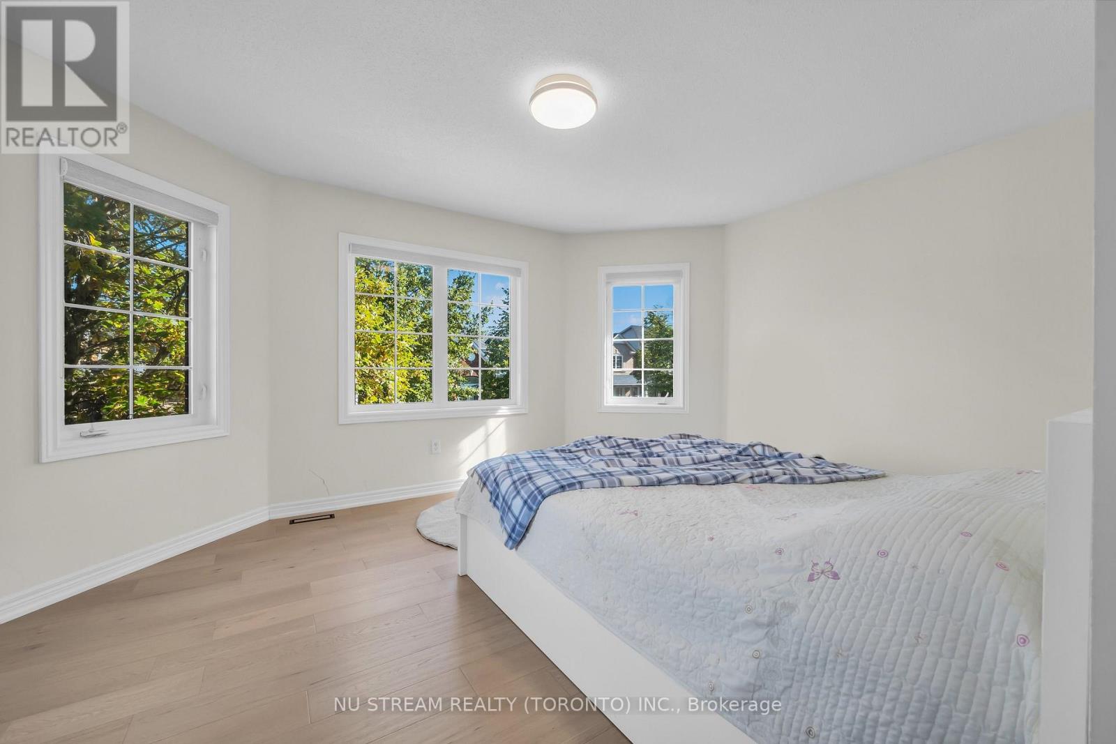 30 Pinecrest Street Property Photo 29