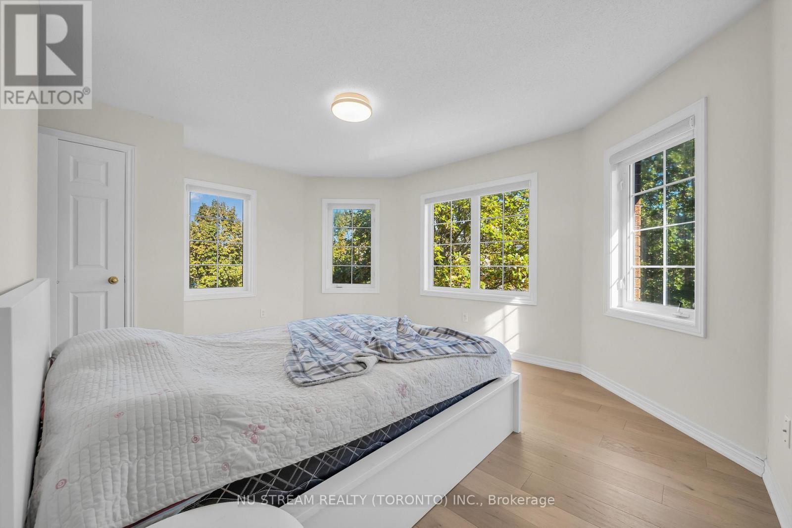 30 Pinecrest Street Property Photo 31