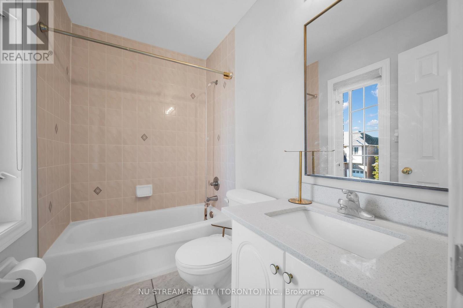 30 Pinecrest Street Property Photo 32