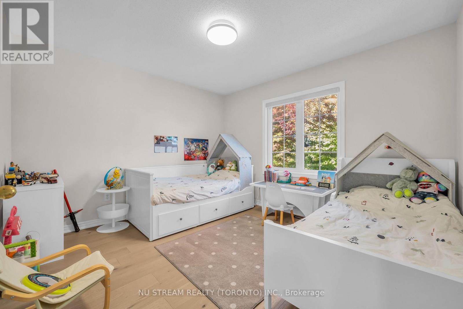 30 Pinecrest Street Property Photo 34