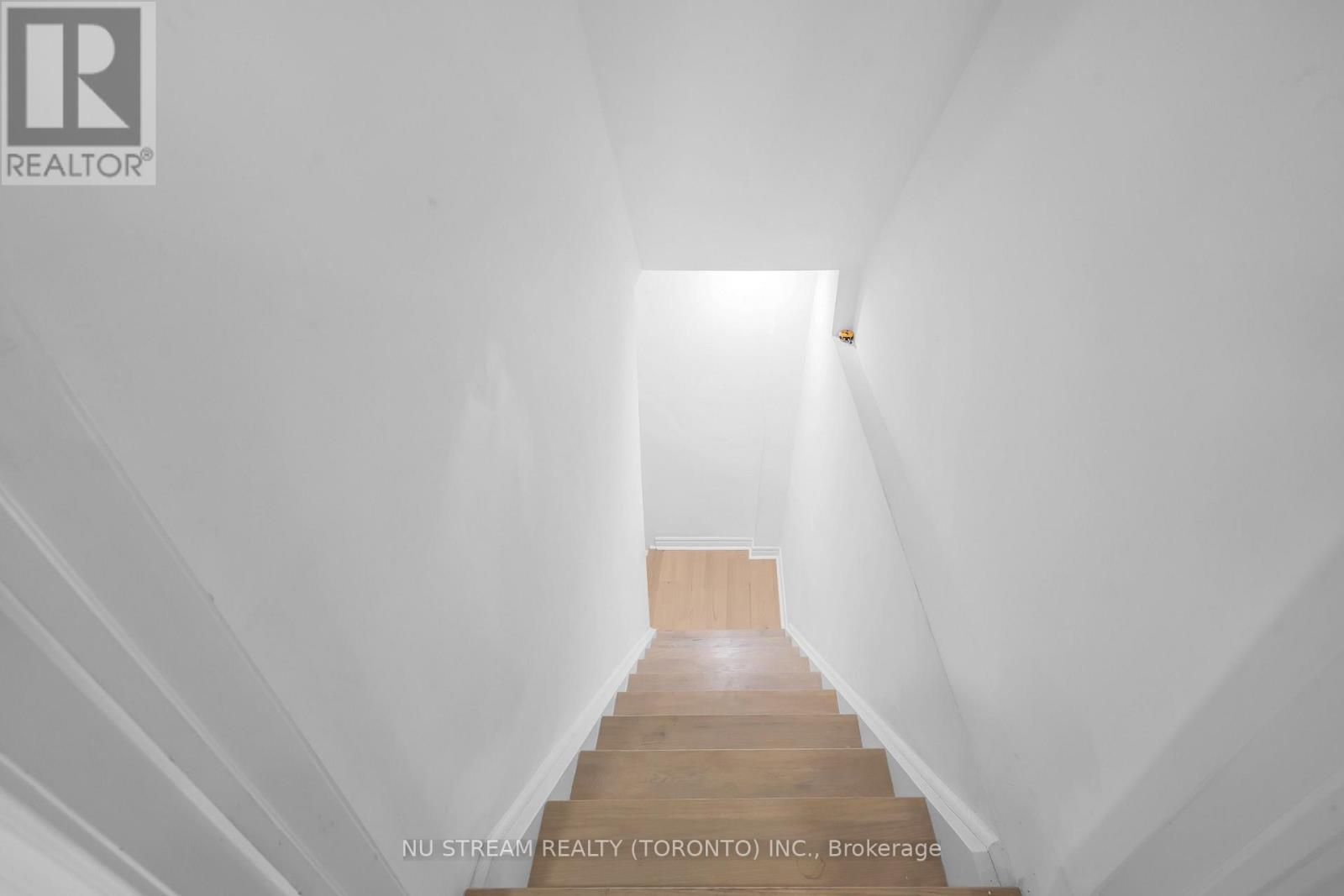 30 Pinecrest Street Property Photo 39