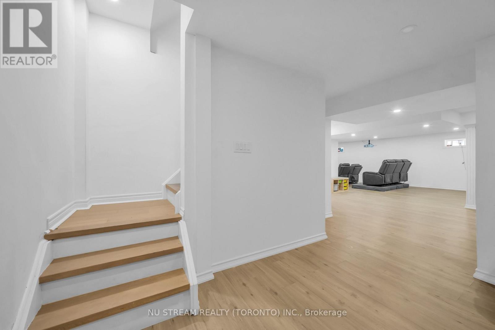 30 Pinecrest Street Property Photo 40
