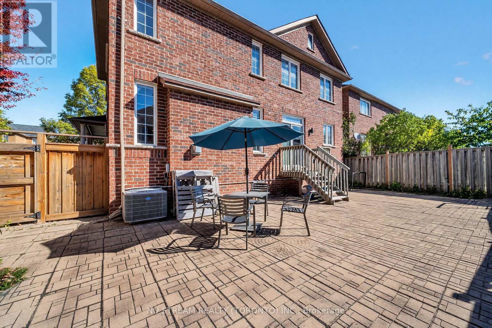 30 Pinecrest Street Property Photo 45