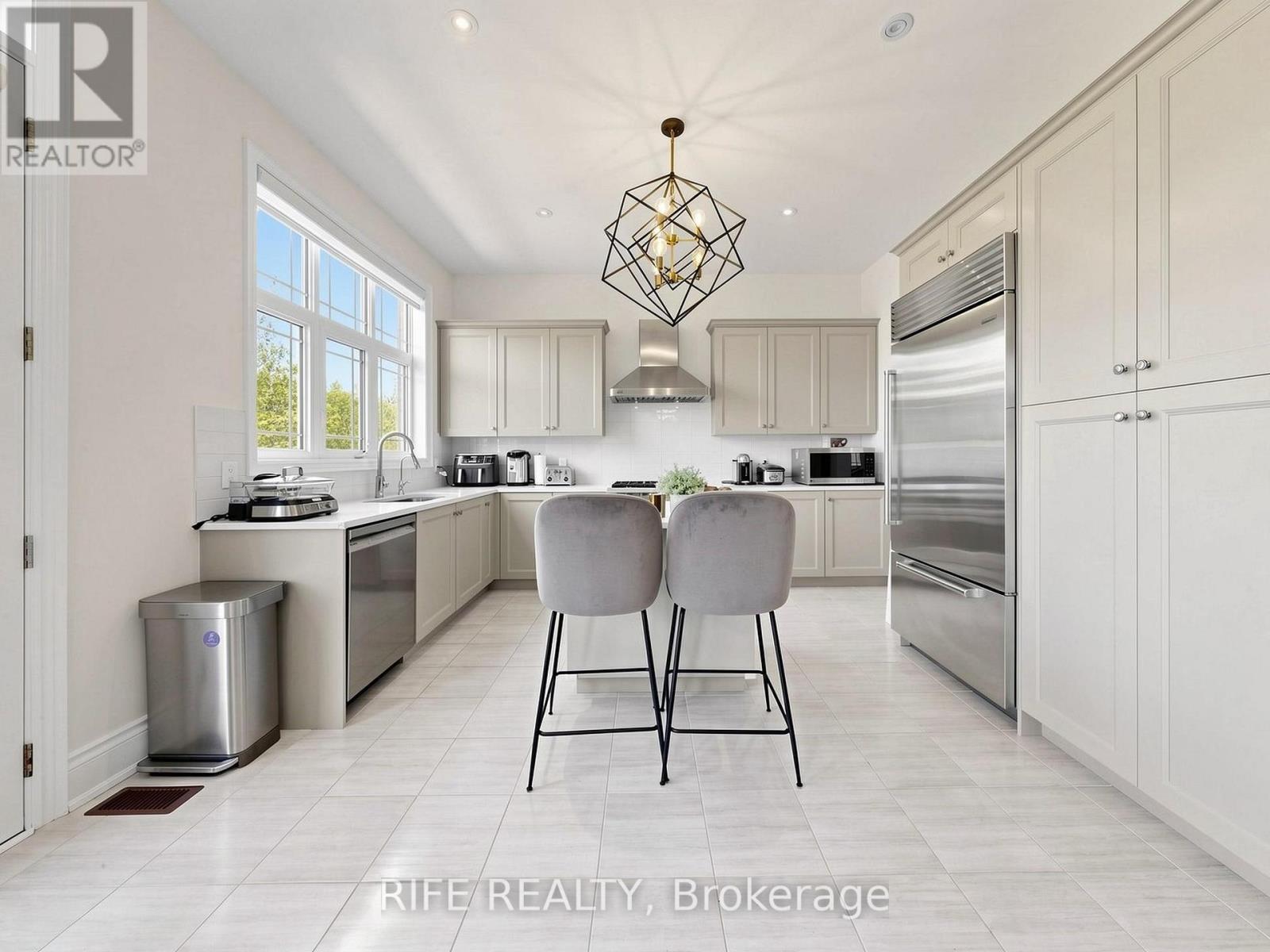 18 Rossini Drive Property Photo 19