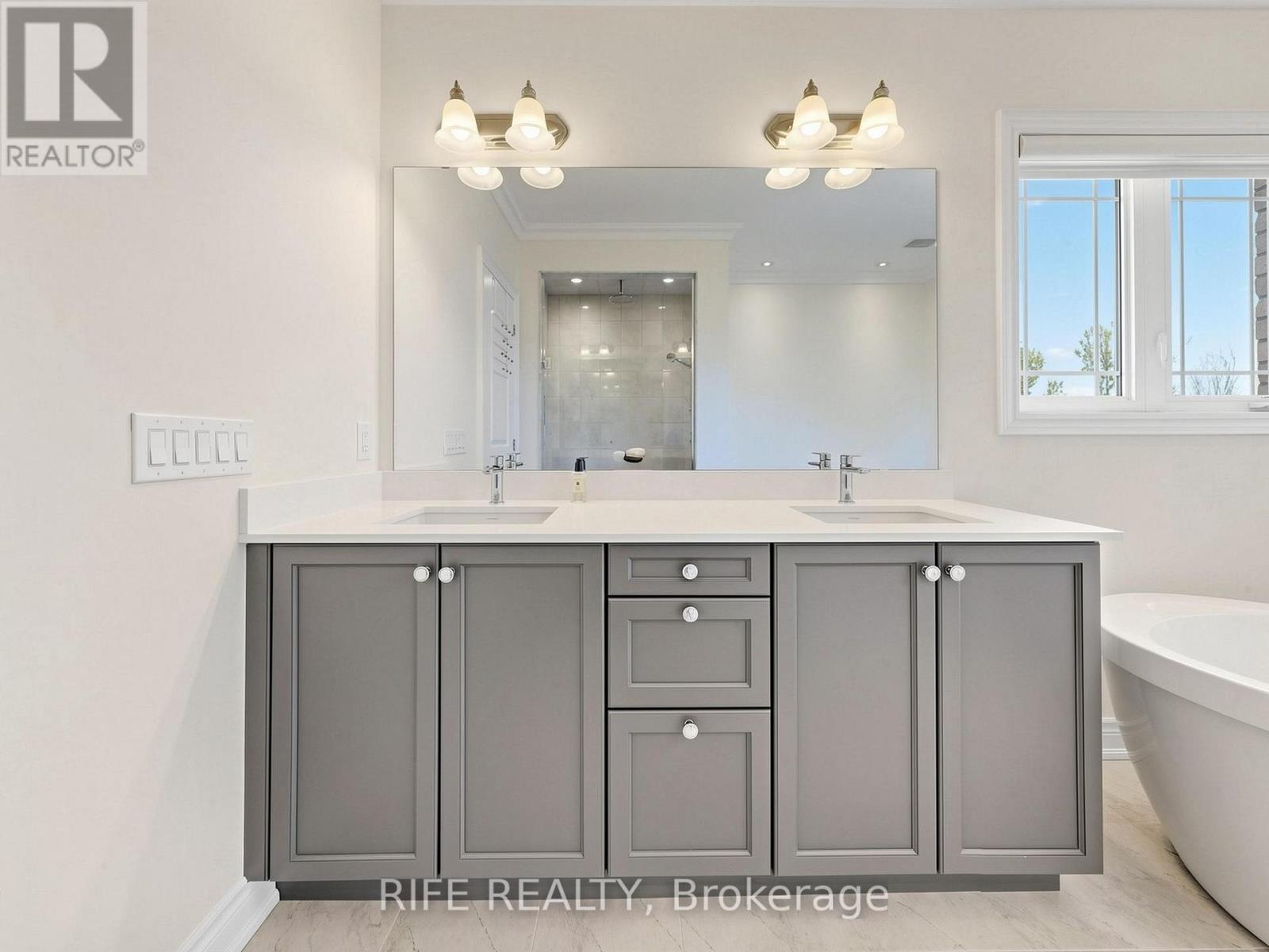 18 Rossini Drive Property Photo 28