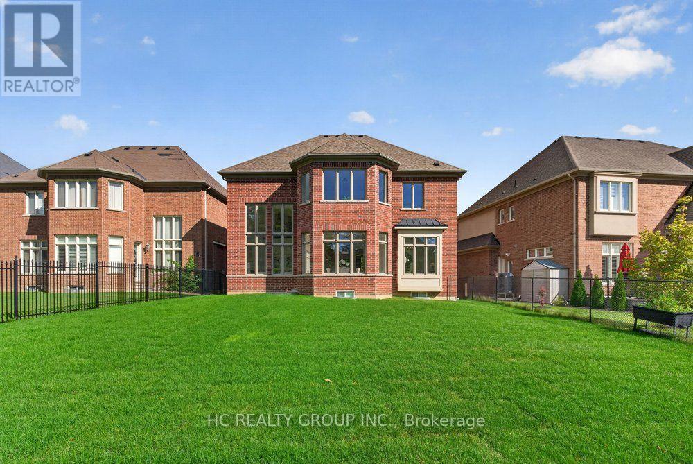 39 Royal West Road Property Photo 2