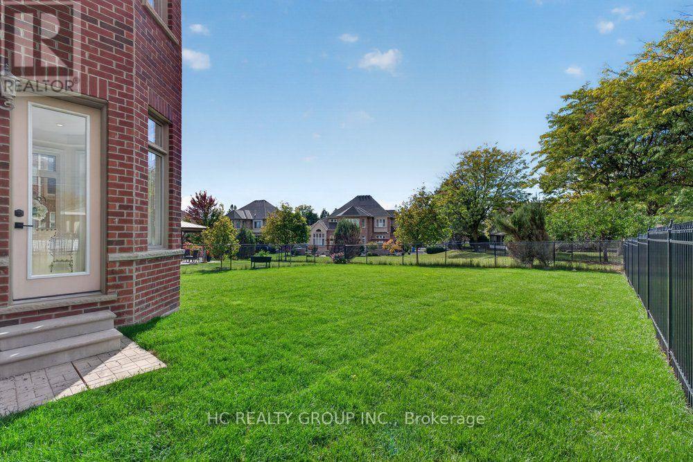 39 Royal West Road Property Photo 3