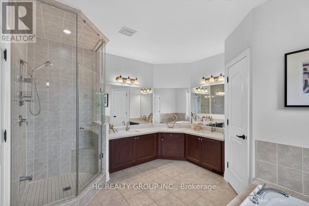 39 Royal West Road Property Photo 32
