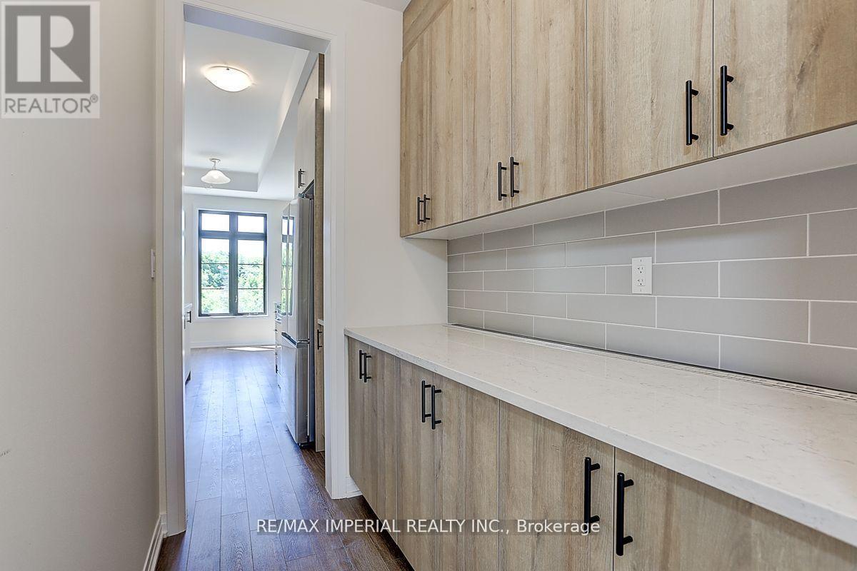 113 De La Roche Drive Property Photo 3