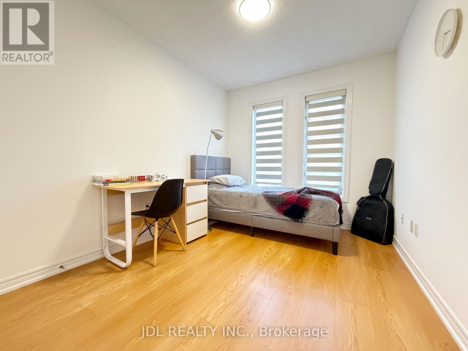 63 Peninsula Crescent Property Photo 5