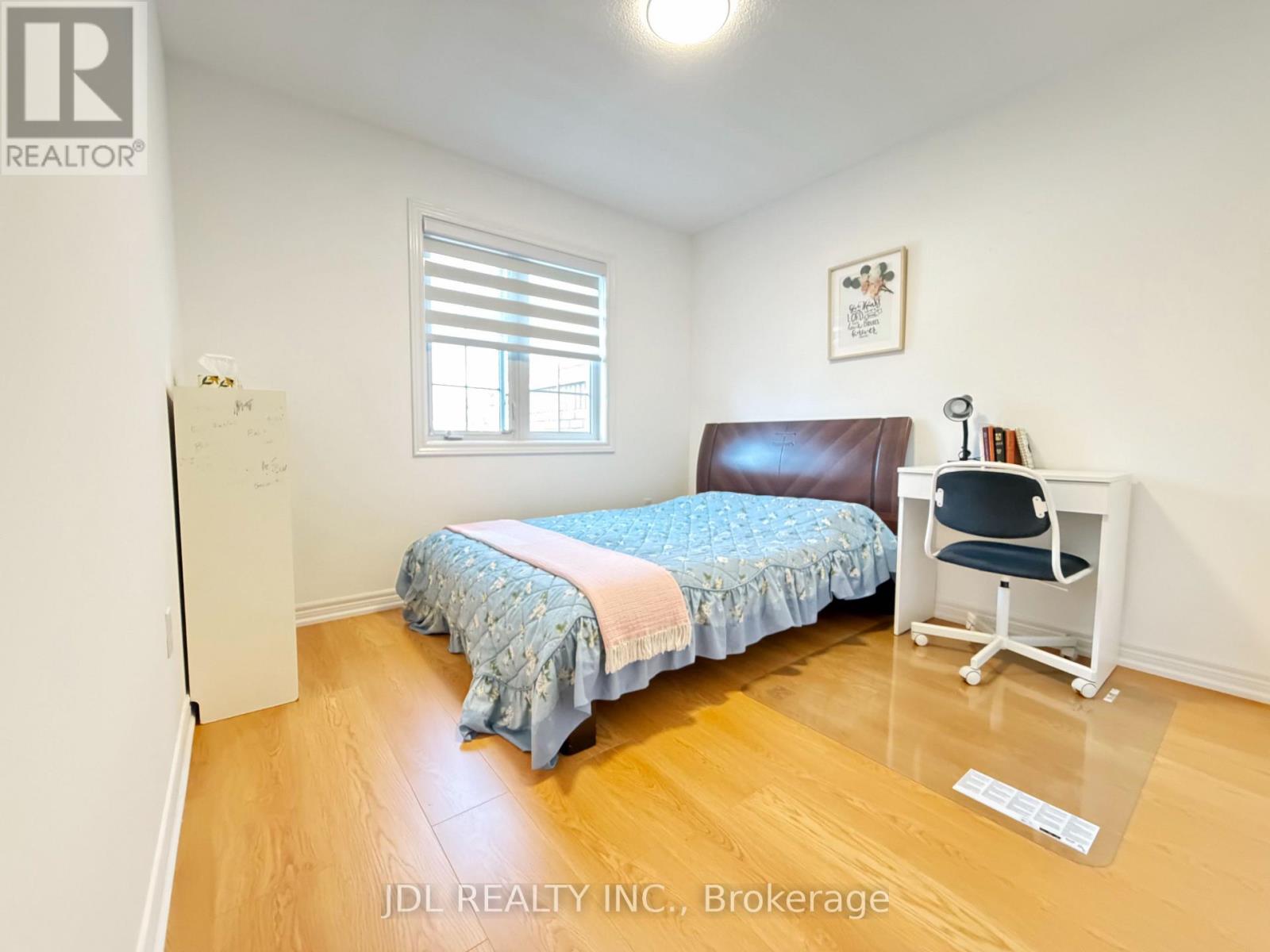 63 Peninsula Crescent Property Photo 6