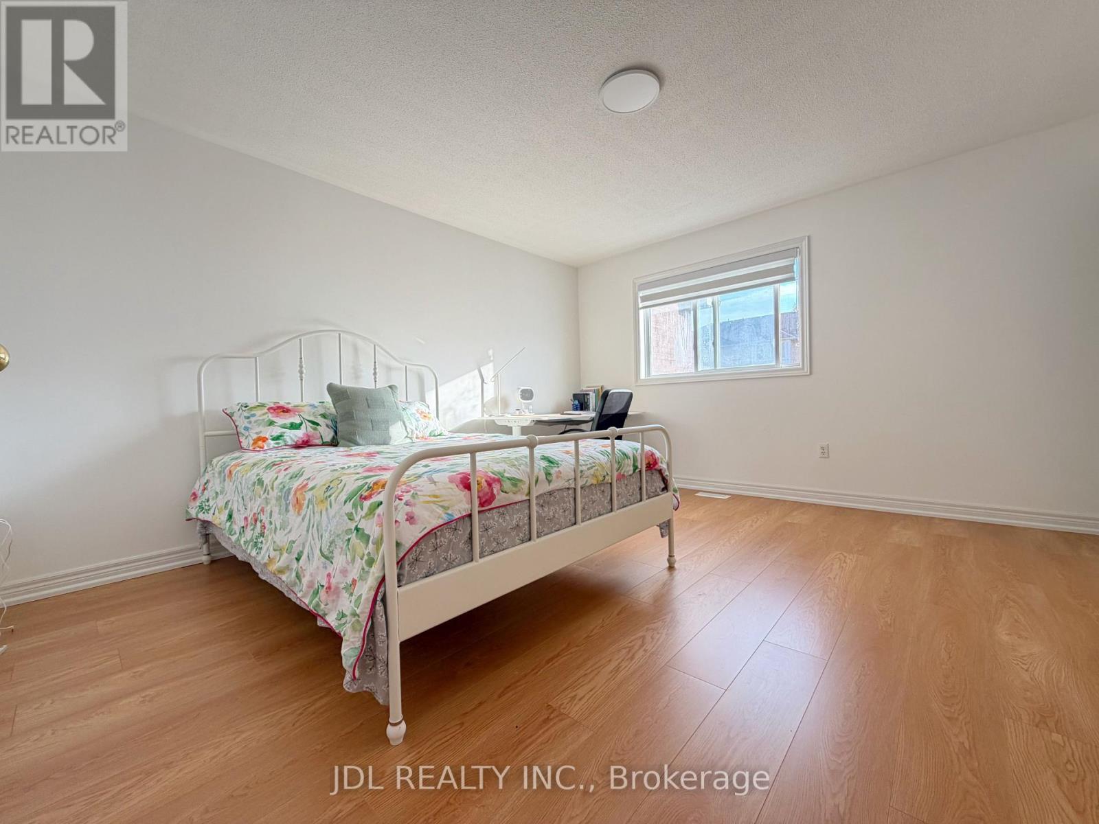 63 Peninsula Crescent Property Photo 7