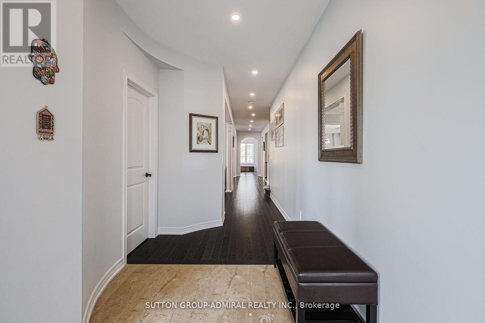 163 Heintzman Crescent Property Photo 4