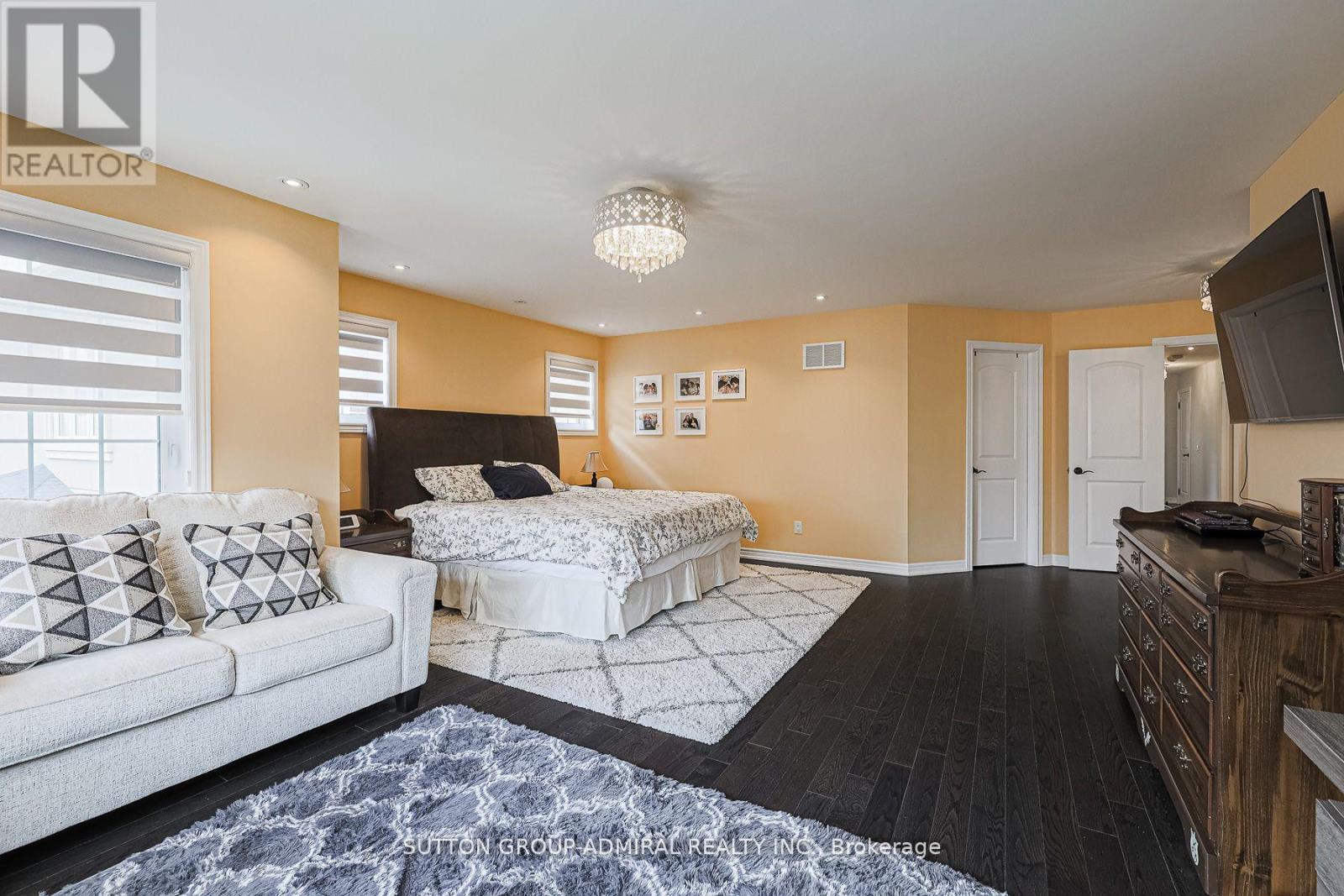 163 Heintzman Crescent Property Photo 19