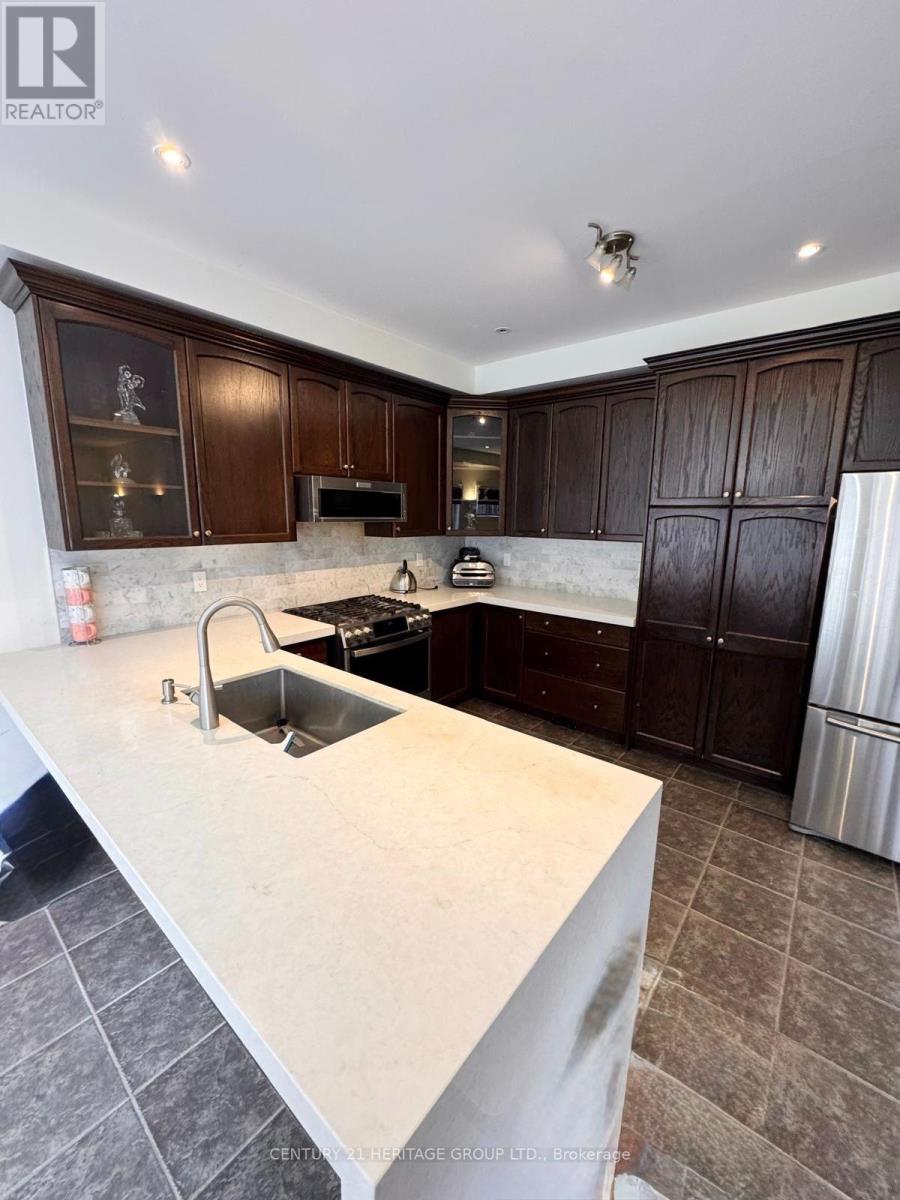 82 Raintree Crescent Property Photo 9