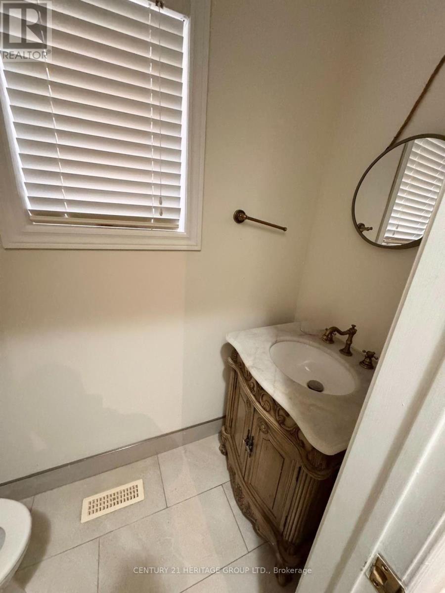 82 Raintree Crescent Property Photo 17