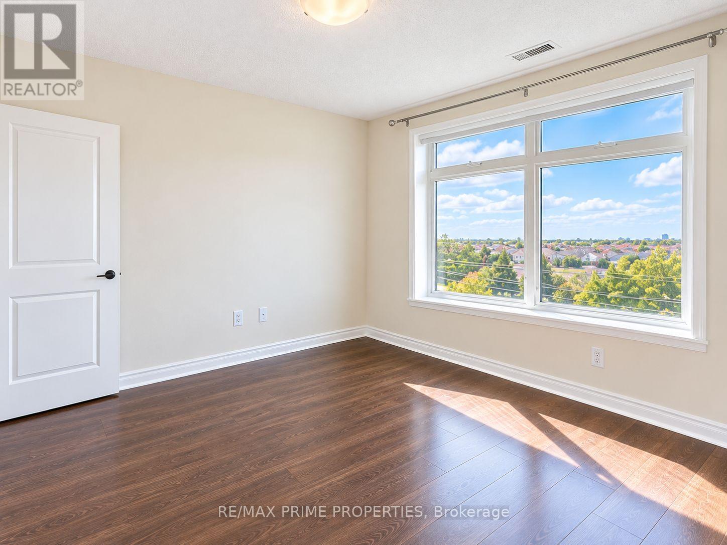 521 - 7325 Markham Road Property Photo 5